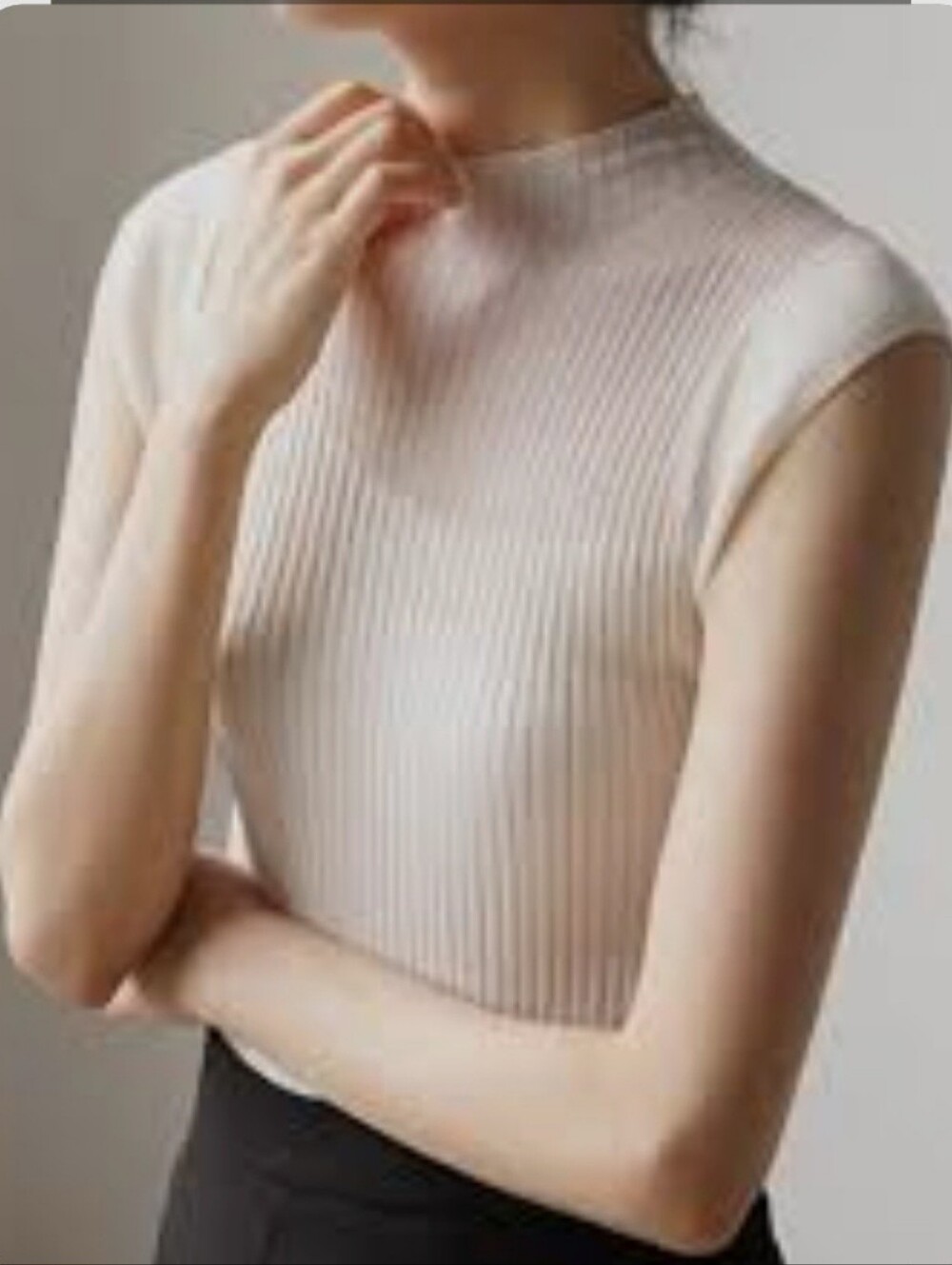 Source Unknown Cream Ribbed Mock Neck Cap Sleeve Top